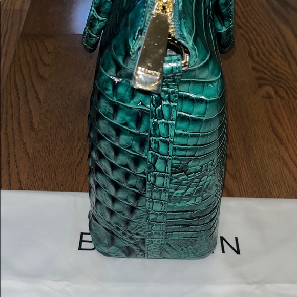 Brahmin Large Duxbury Green Croc-Embossed Shoulder Bag. NWOT Dust Bag included - Picture 5 of 7